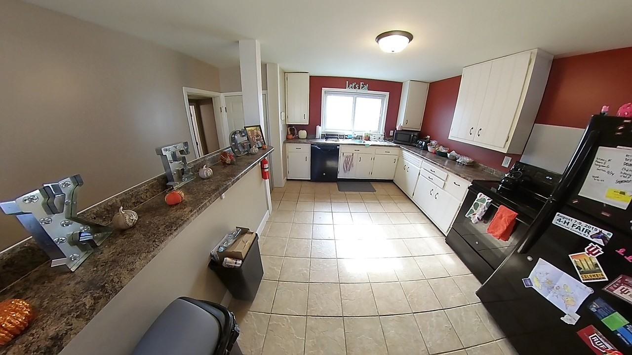 2200 E 7th St - Photo 4 of 11