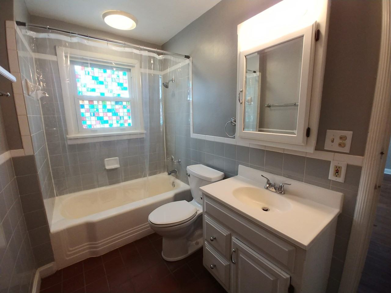 2200 E 7th St - Photo 5 of 11