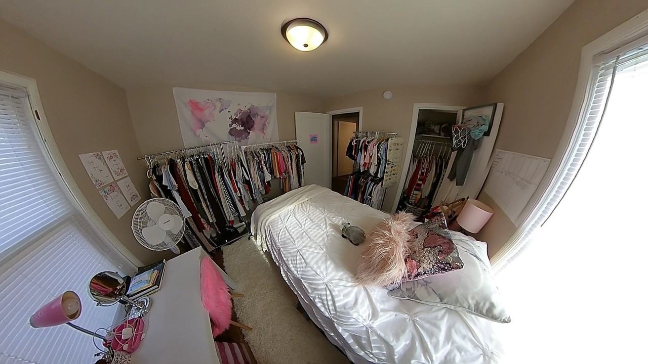 2200 E 7th St - Photo 7 of 11