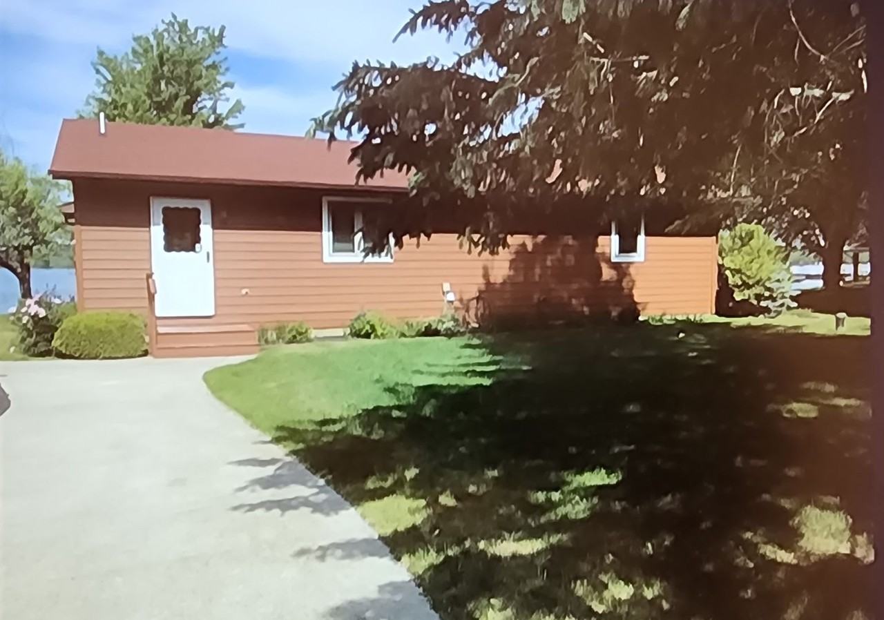 9376 S Park Dr Ne - Photo 2 of 18