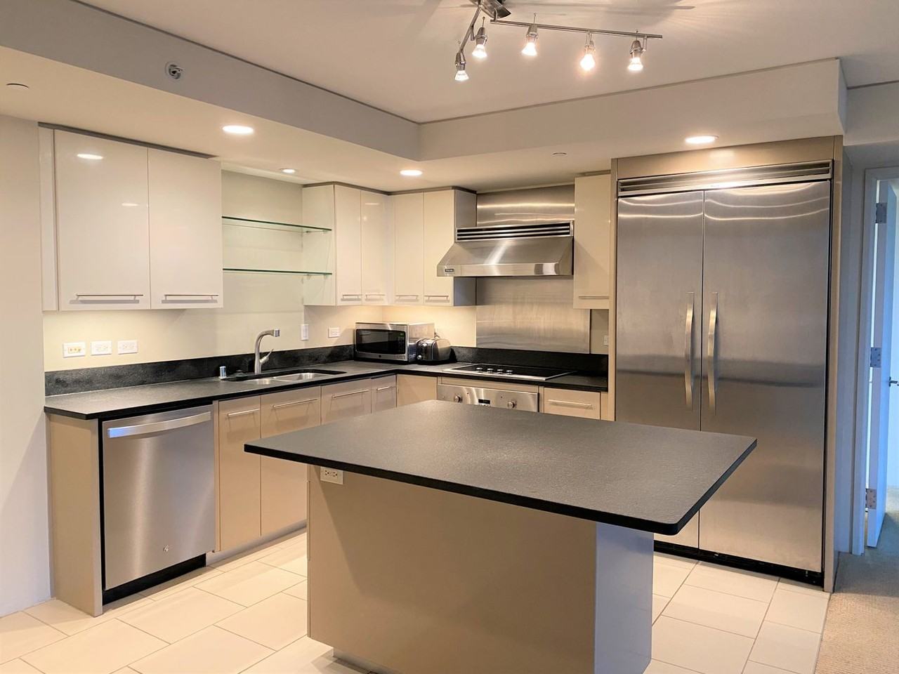 1200 Queen Emma St #1506