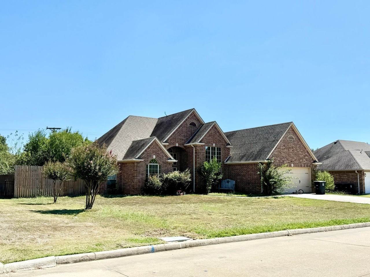 1120 Beretta Blvd - Photo 2 of 3