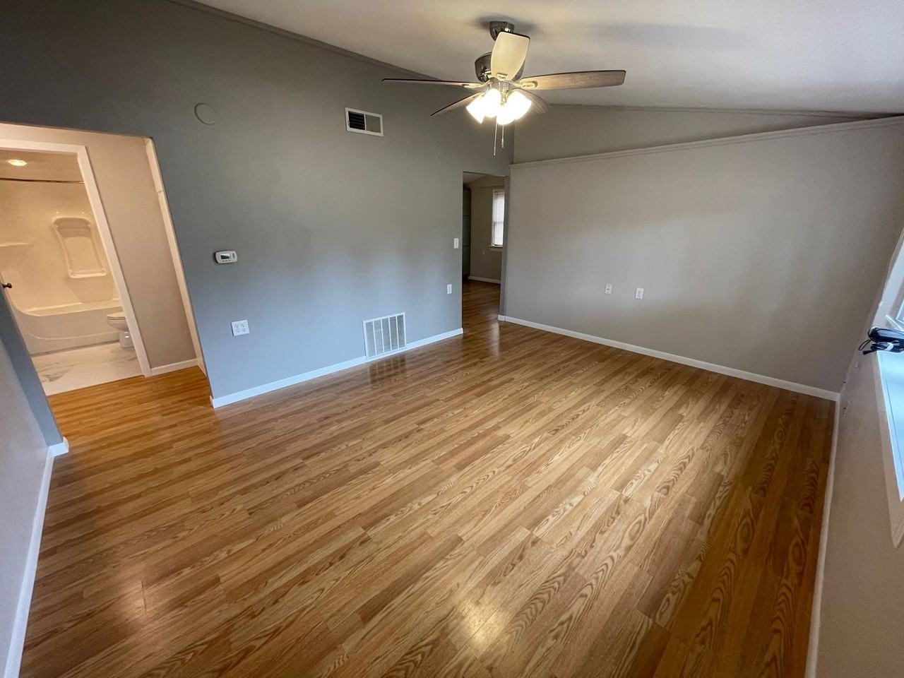 7514 Mildred Rd - Photo 2 of 12