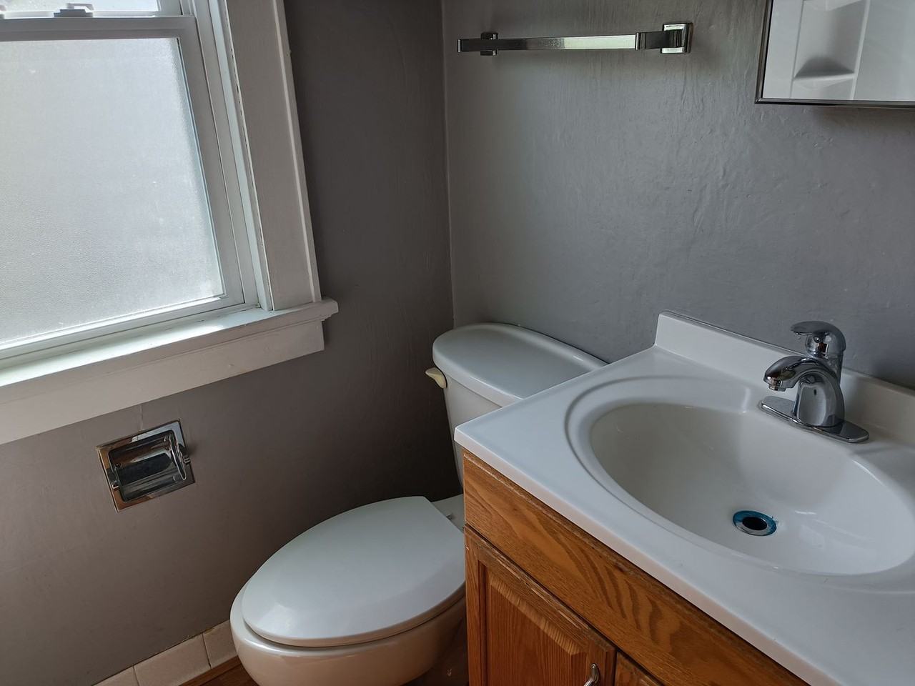 9214 South Chicago Road - Photo 4 of 15