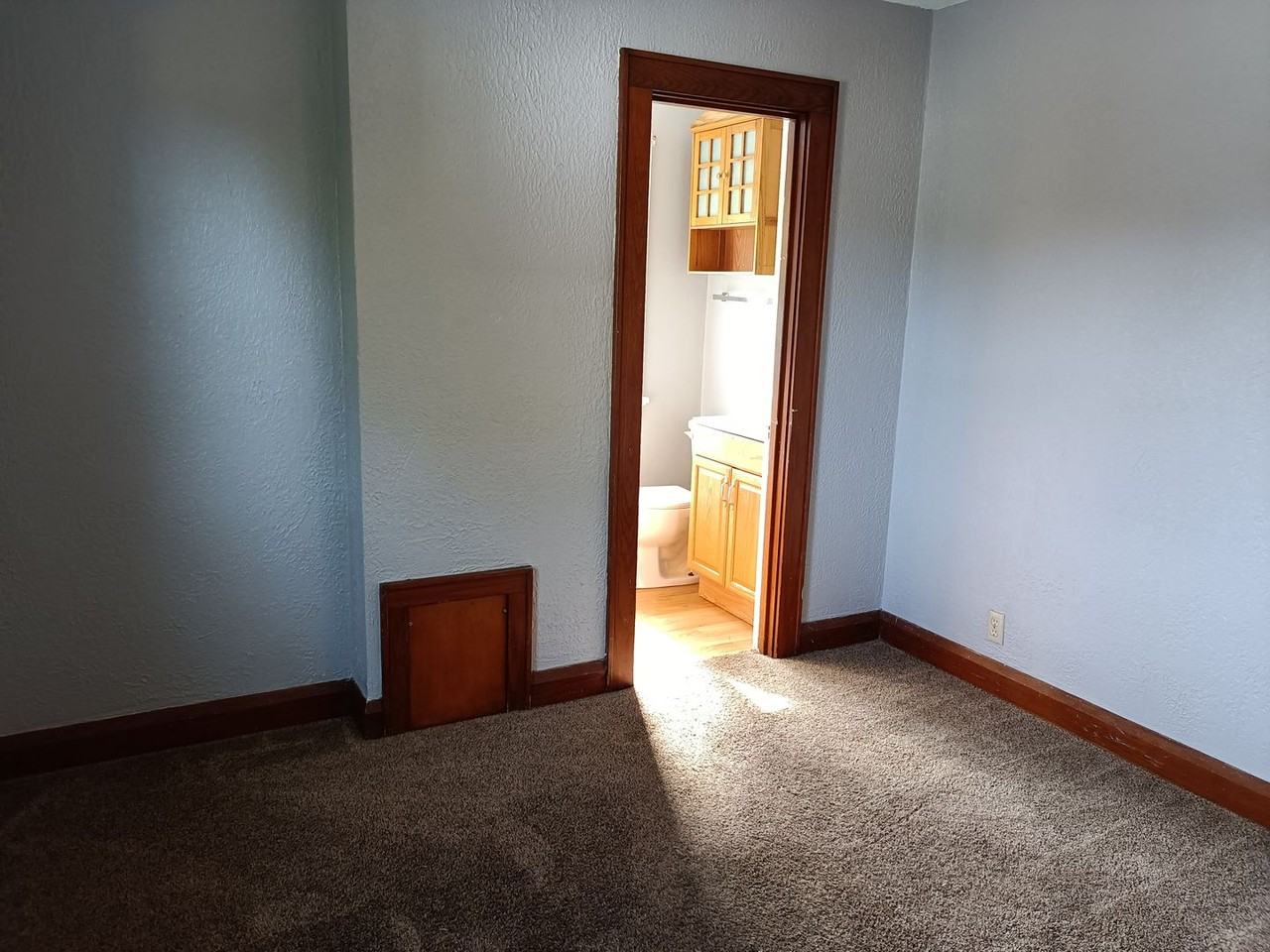 9214 South Chicago Road - Photo 6 of 15