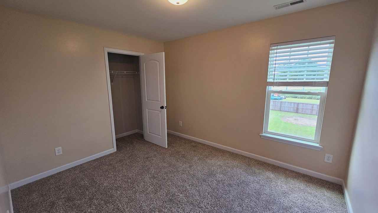 103 Woodwater Dr - Photo 2 of 21