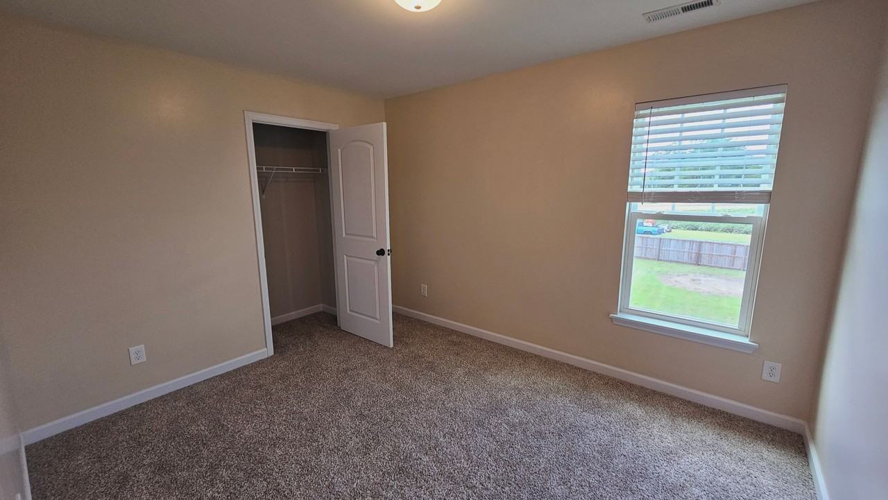 103 Woodwater Dr - Photo 3 of 21