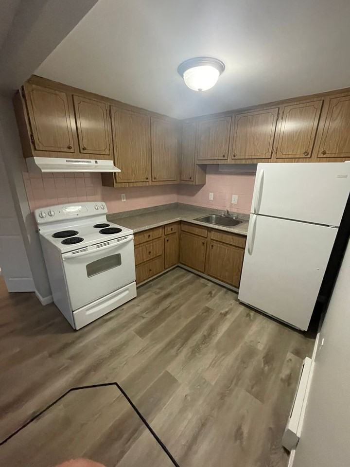 13 Old Colony Ln - Photo 2 of 6