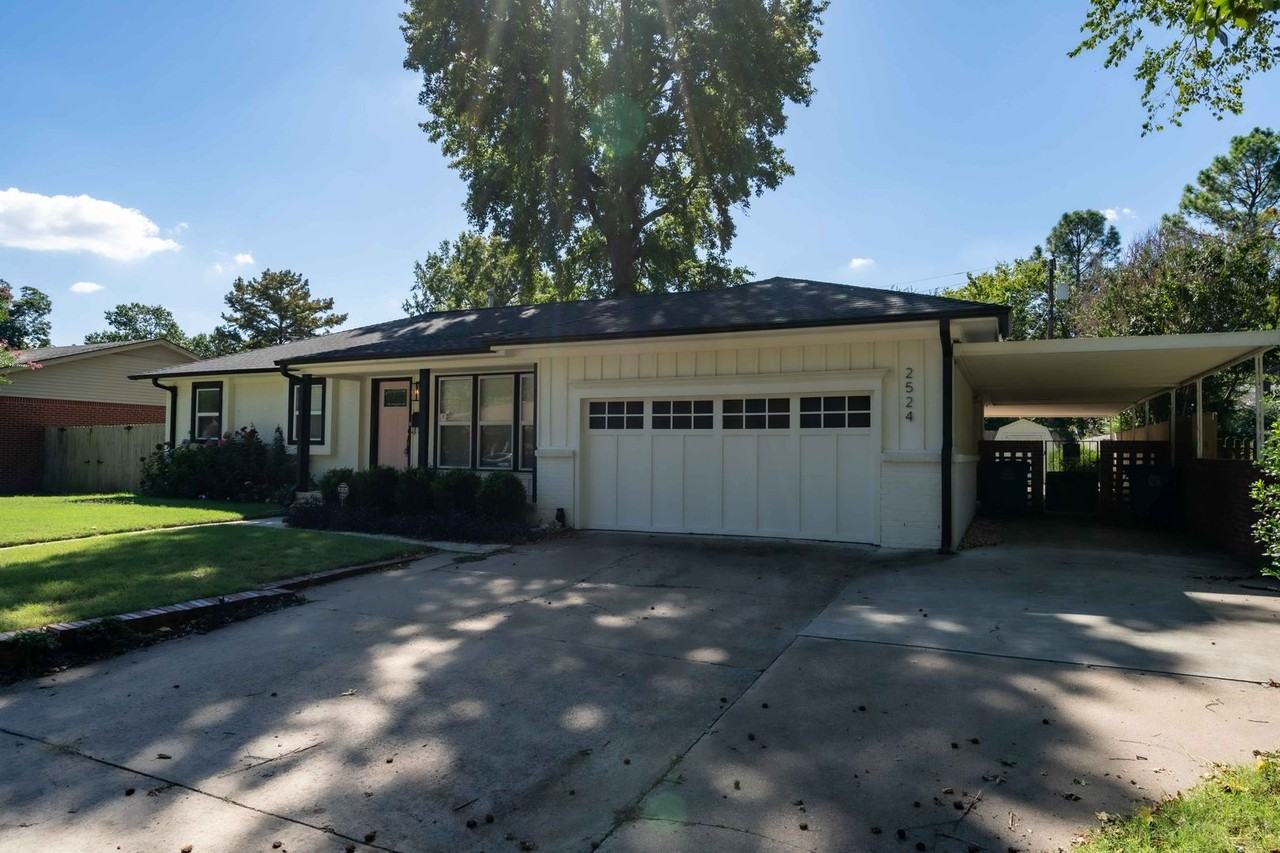 2524 E 56th St - Photo 2 of 19