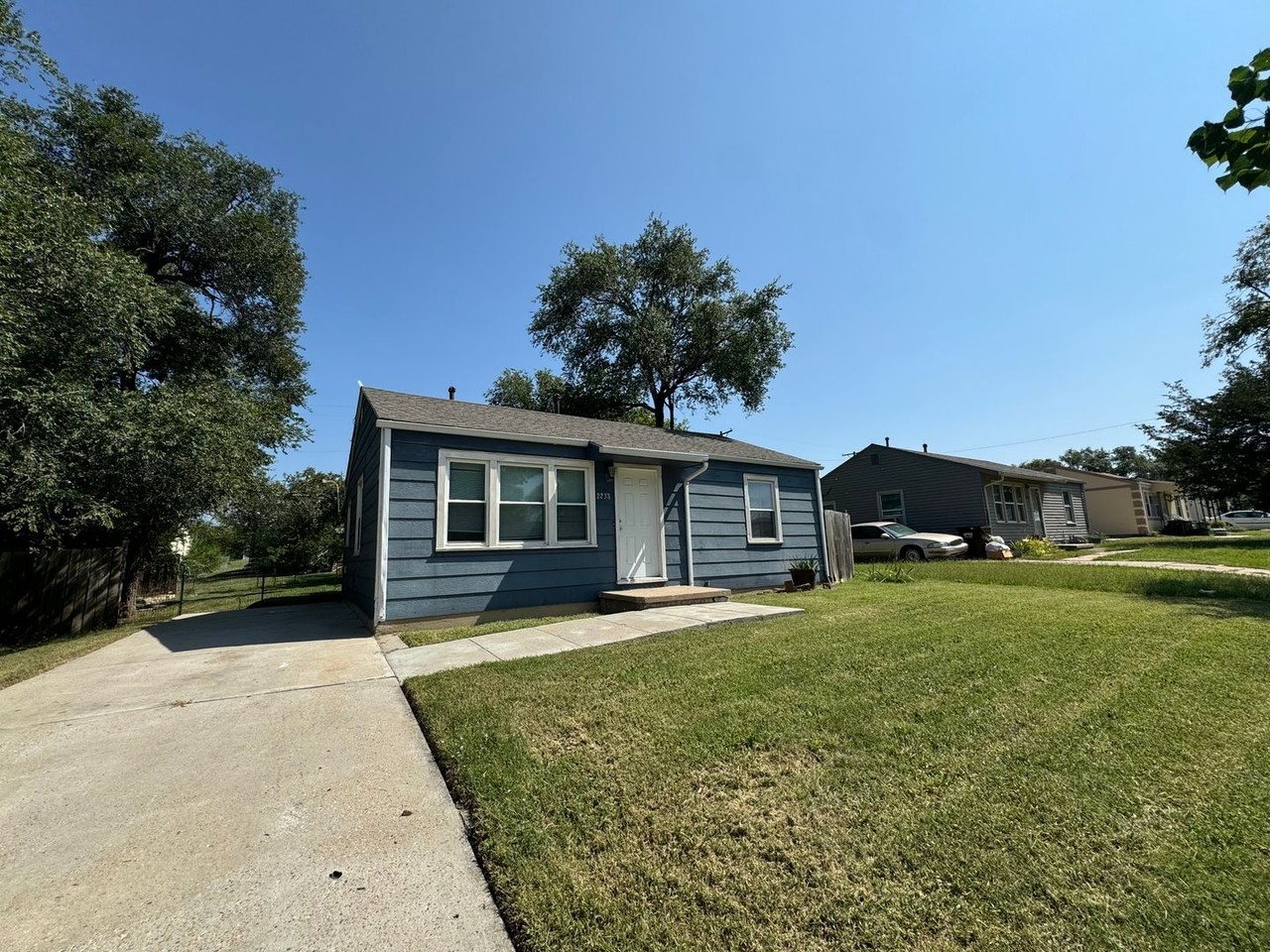 2238 N Estelle St - Photo 2 of 33
