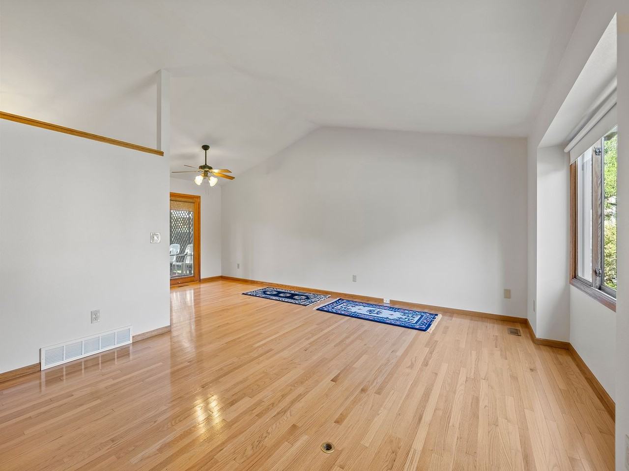 4249 Fall River Dr - Photo 2 of 22