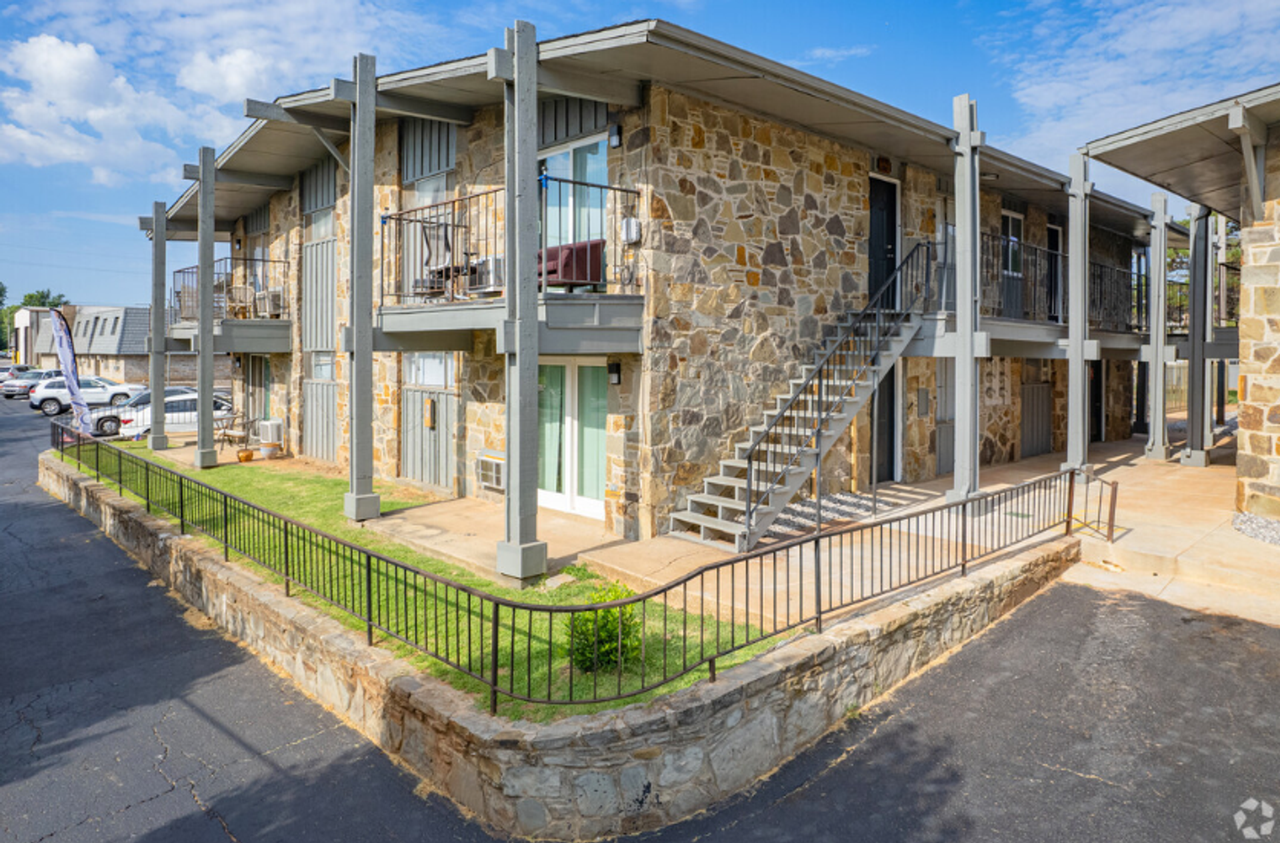 The Vue at Oak Creek - Photo 7 of 28