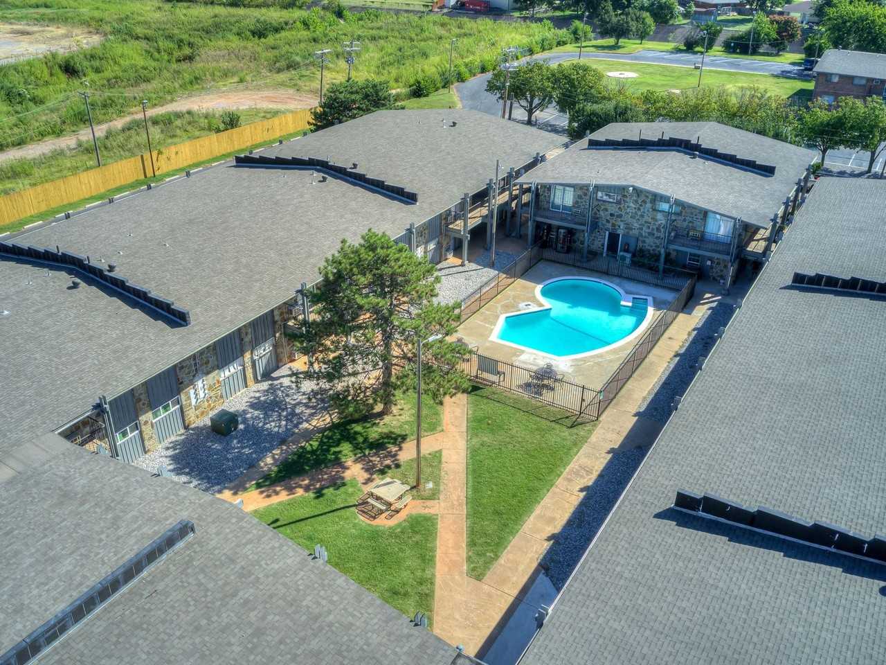 The Vue at Oak Creek - Photo 7 of 15
