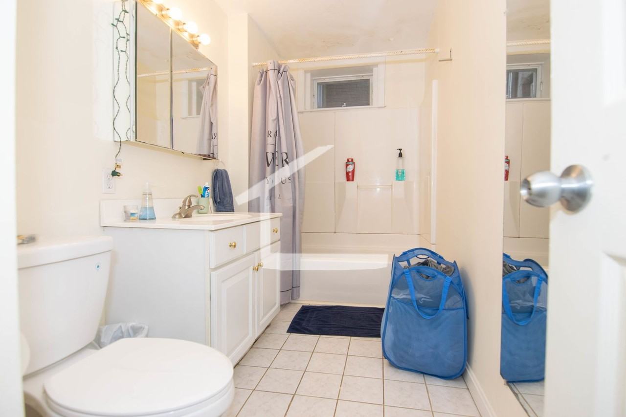 81 Gibbs St - Photo 7 of 10