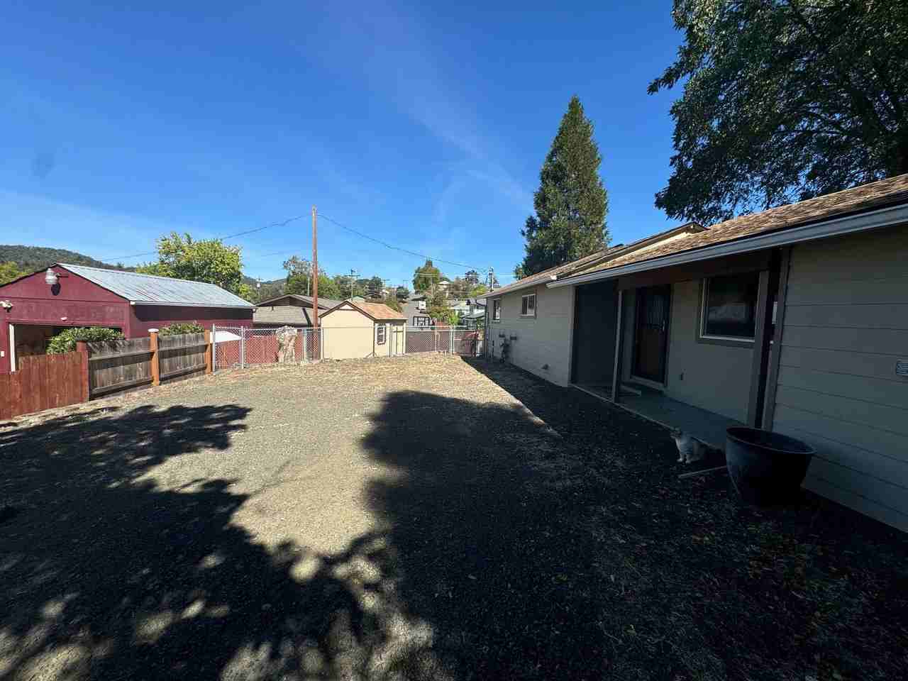 1647 Nw Mulholland Dr - Photo 2 of 18