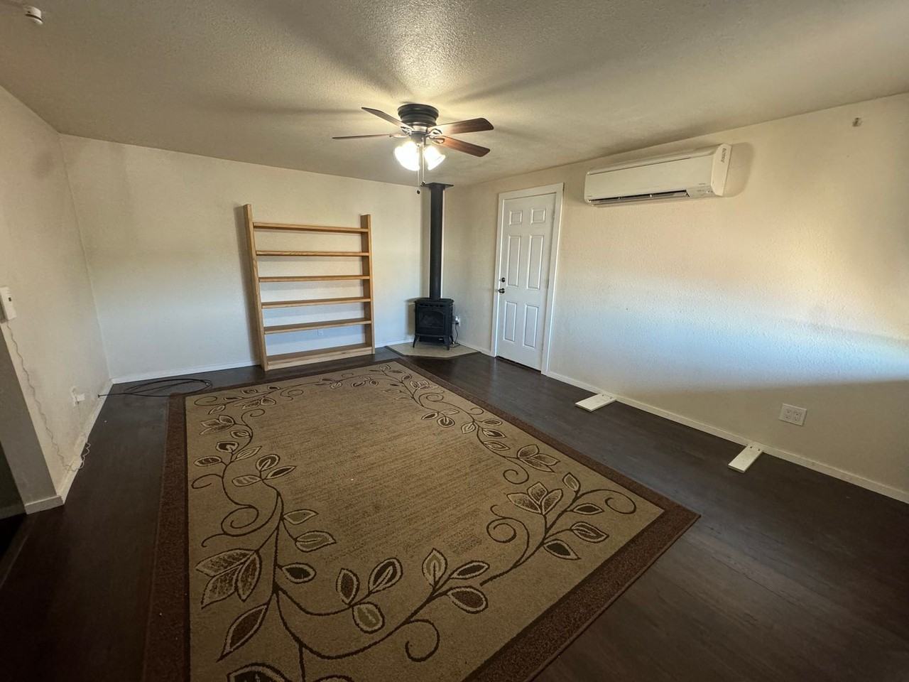 1647 Nw Mulholland Dr - Photo 3 of 18