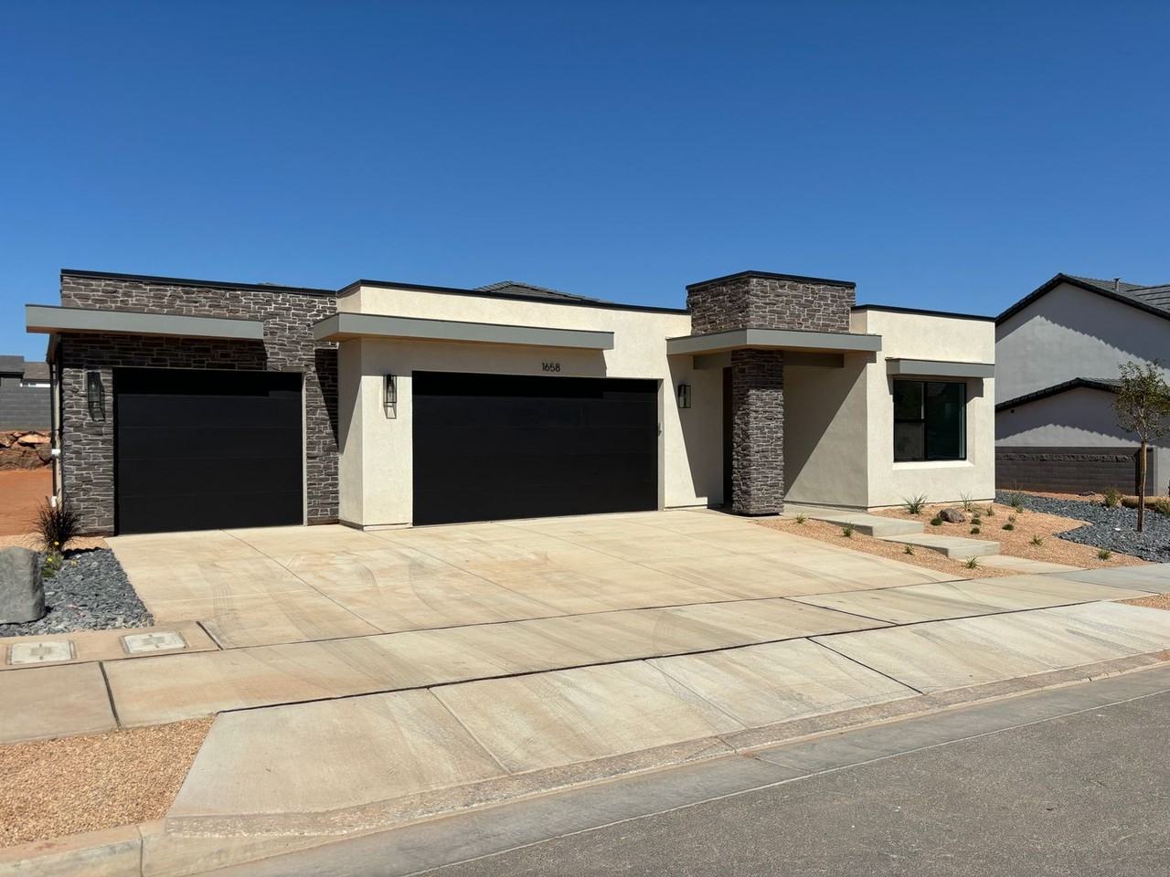 1658 S Cedar Mesa Dr, Washington, UT 84780 3 bedroom House Rental