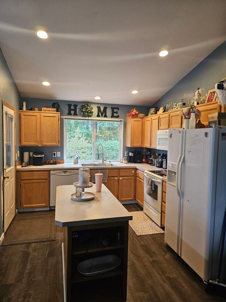 10535 Farwest Ct Se - Photo 3 of 12