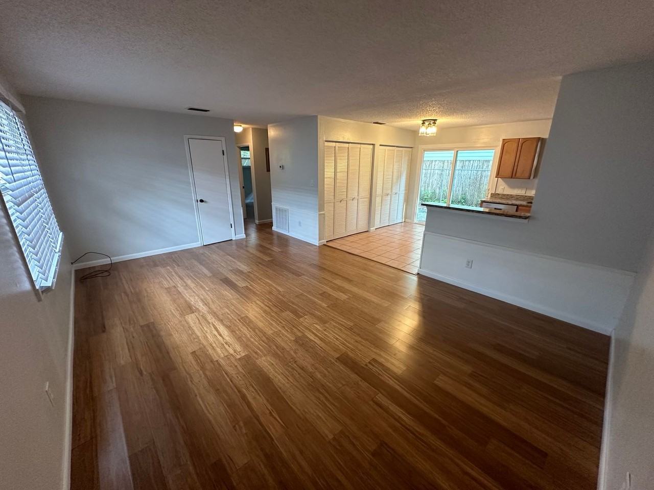 941 Pinegrove Ave - Photo 3 of 12