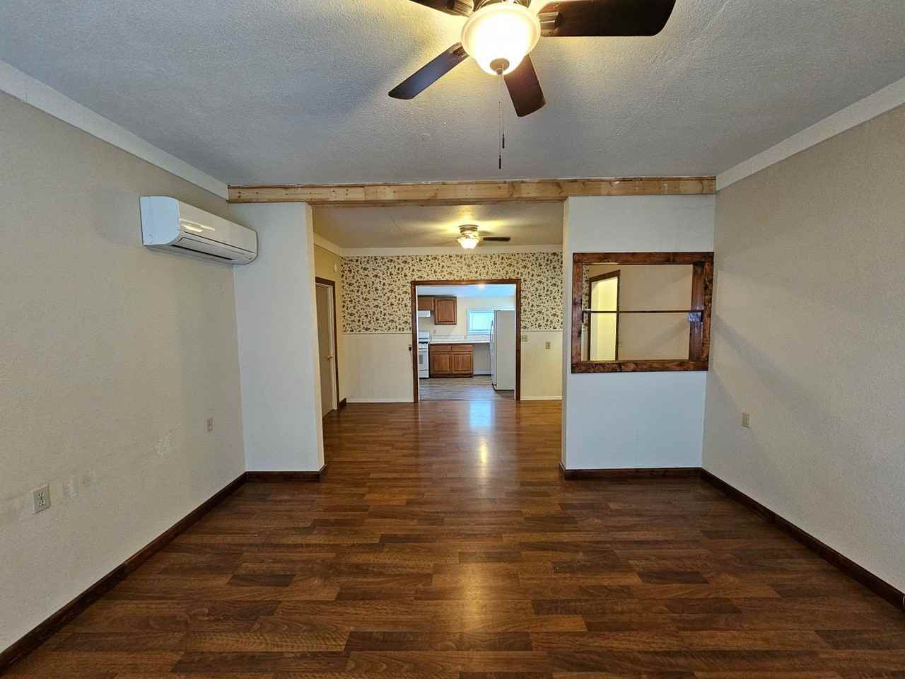 495 F St - Photo 3 of 14