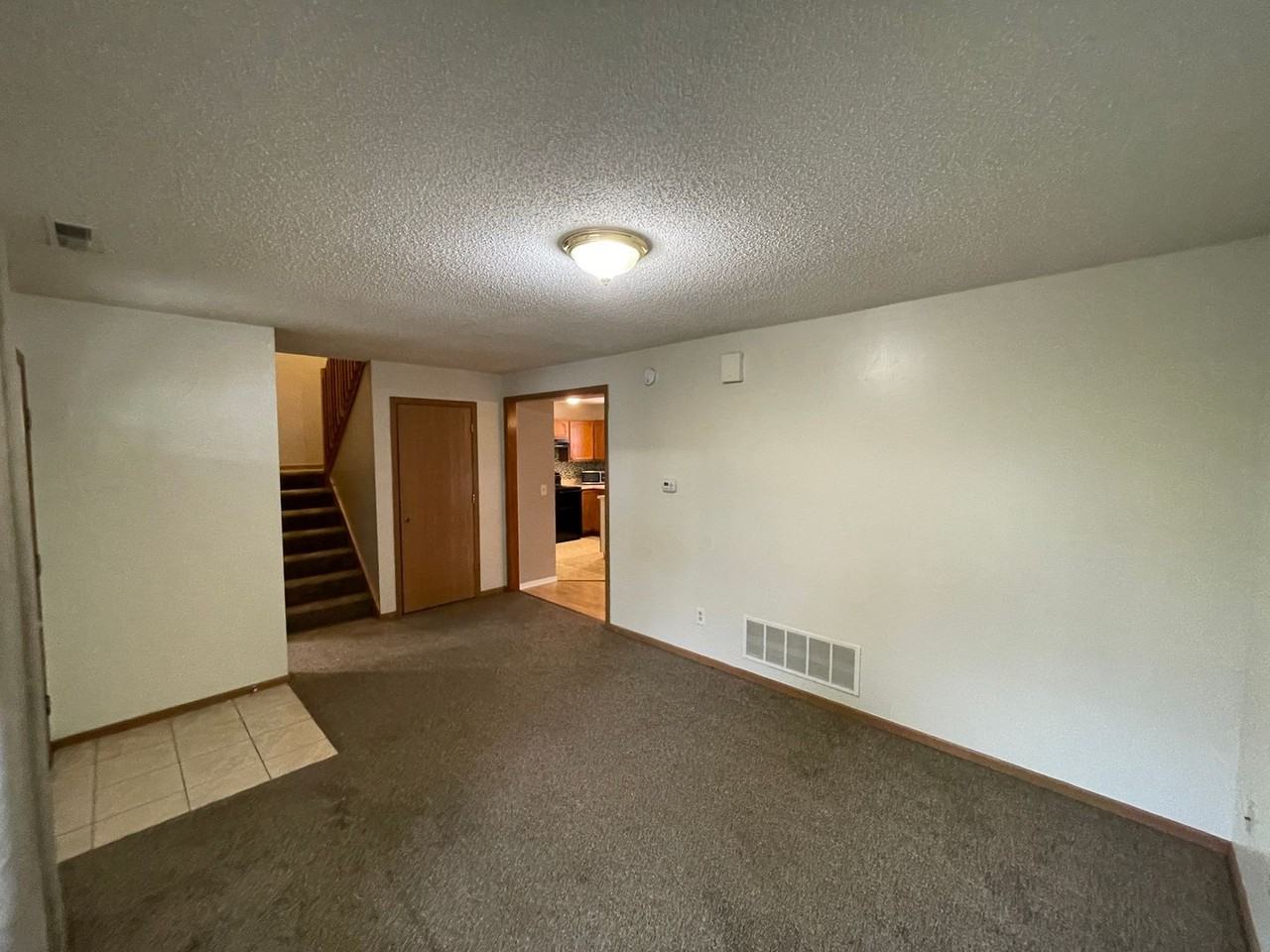 1539 E Wayne St - Photo 4 of 30