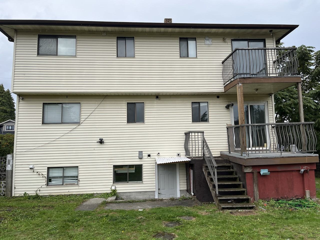 8272 17th Ave Fl Top - Photo 3 of 11