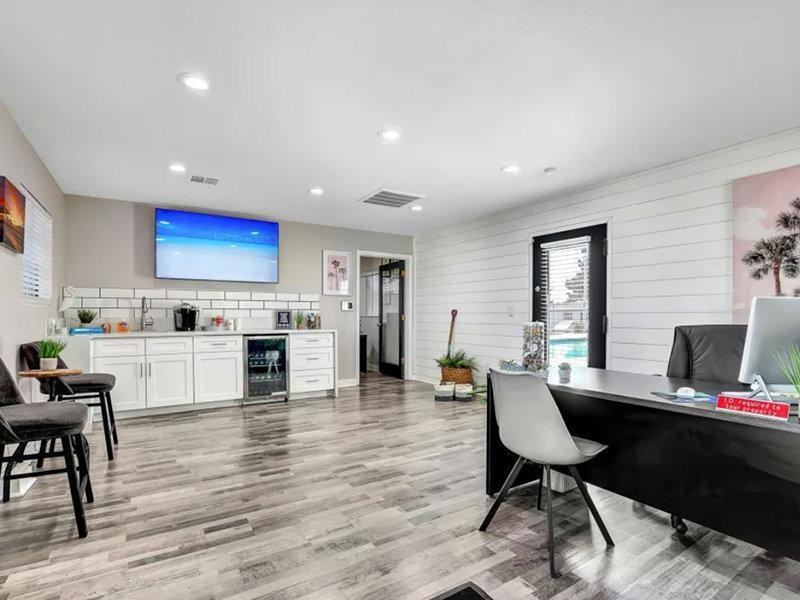 5507 W Cheyenne Ave - Photo 7 of 12