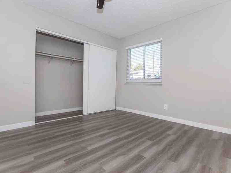 5507 W Cheyenne Ave - Photo 6 of 12