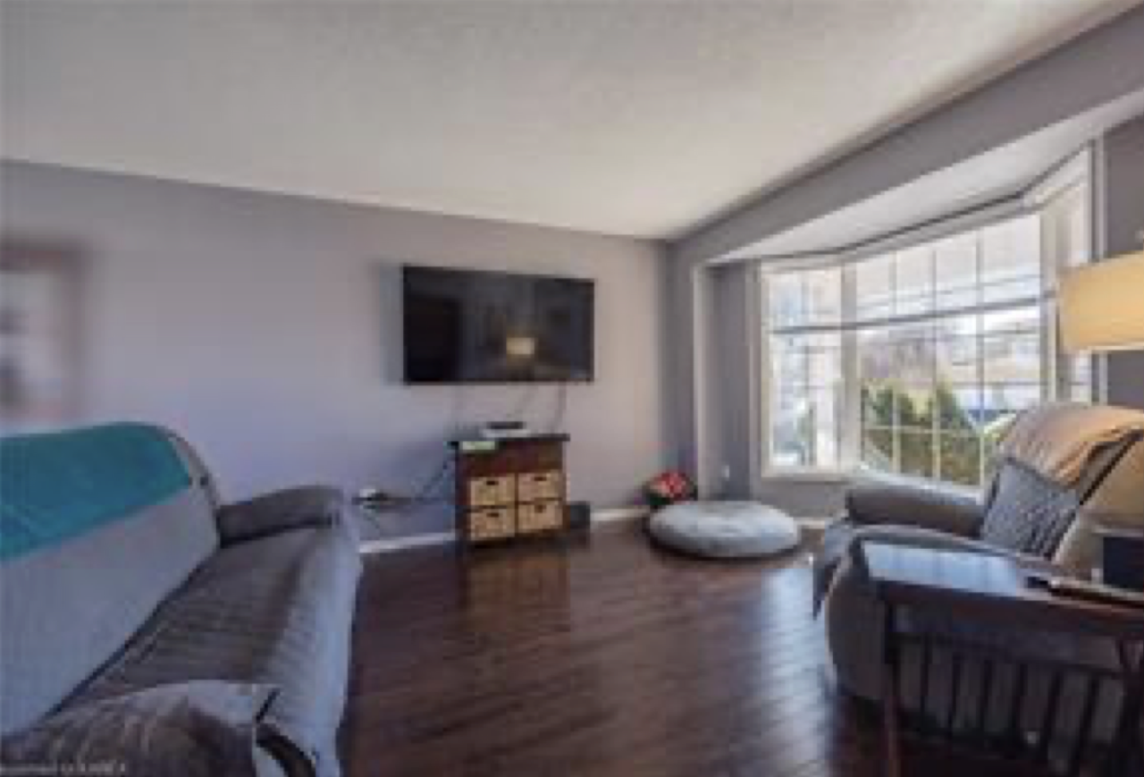 1357 Brackenwood Crescent - Photo 3 of 12