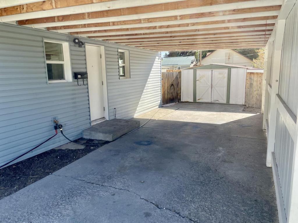 238 E 21st St - Photo 2 of 16