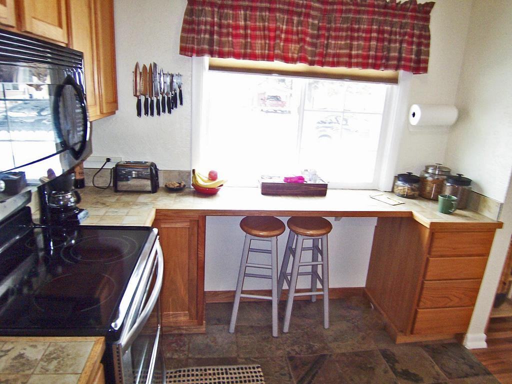 238 E 21st St - Photo 6 of 16