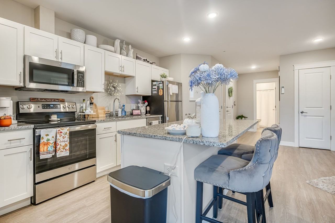 North Village Apartments - Photo 4 of 22