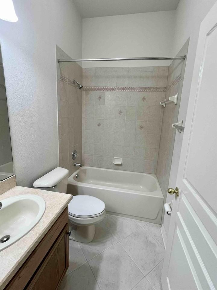 7450 Ambleside Dr - Photo 2 of 50