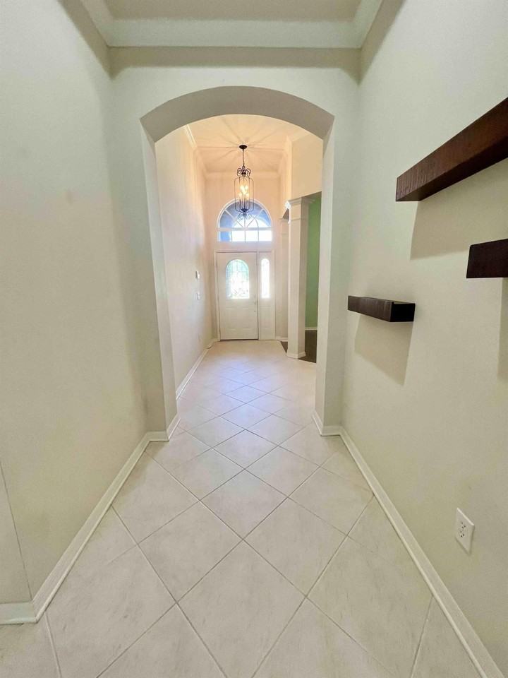 7450 Ambleside Dr - Photo 3 of 50