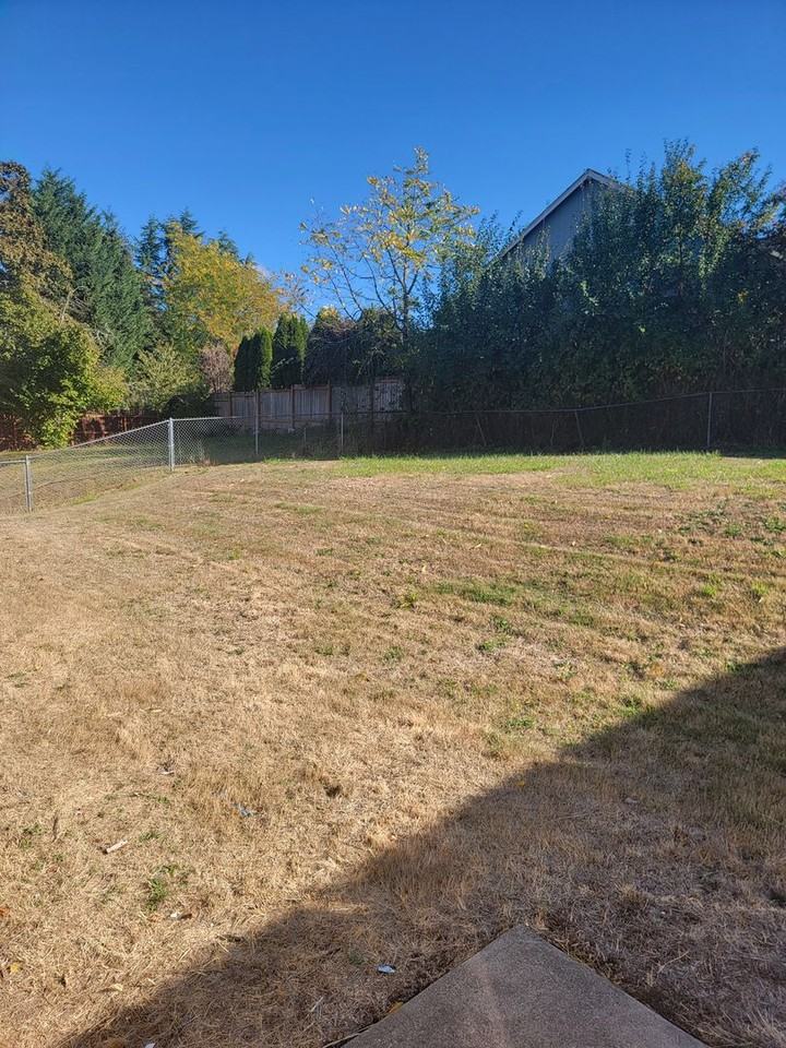 1070 Vista Ave Se - Photo 7 of 27