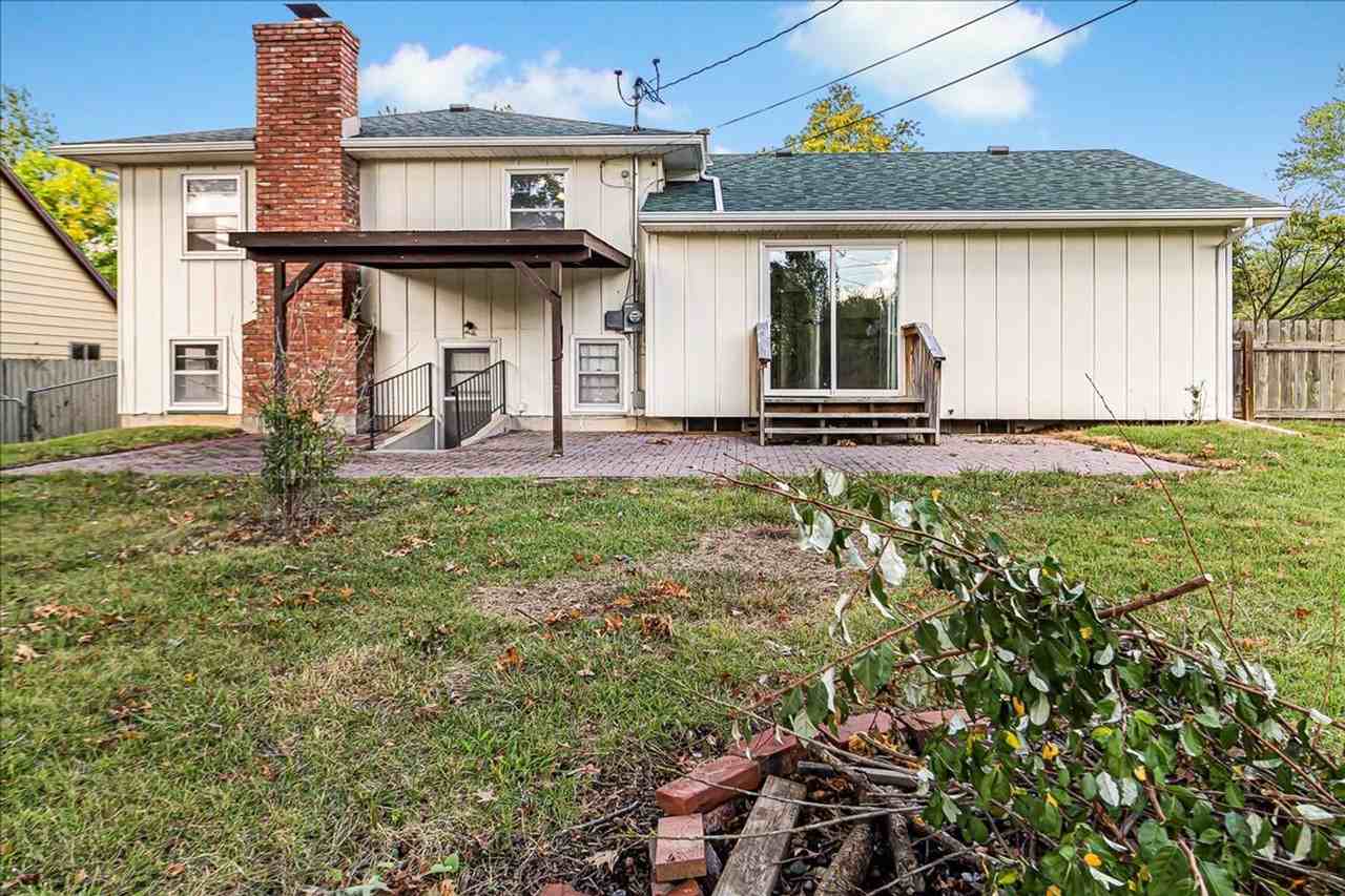 318 Goodrich Dr - Photo 4 of 32
