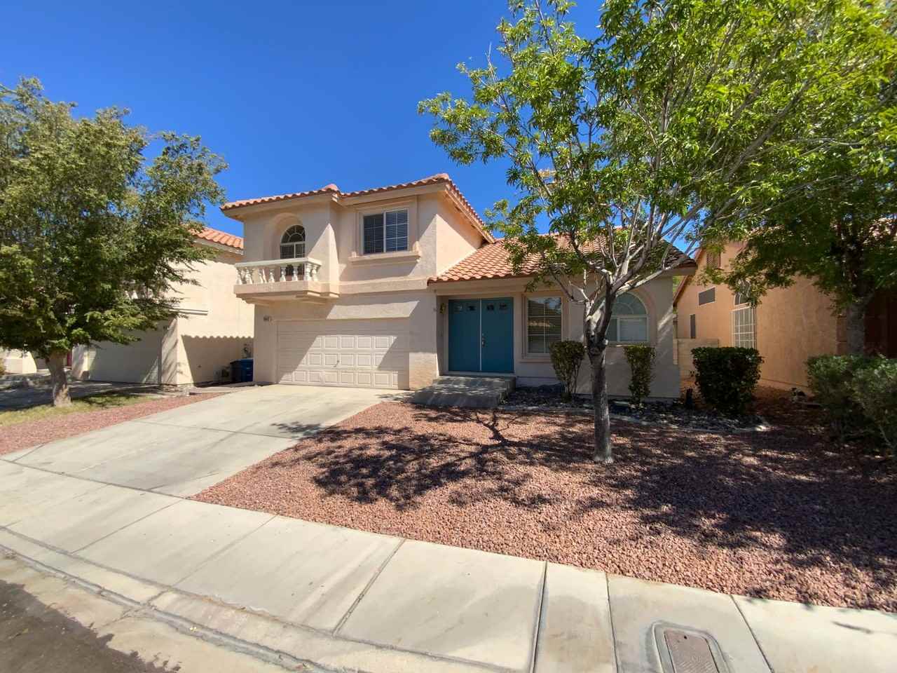 9842 Silver Lasso St - Photo 2 of 31