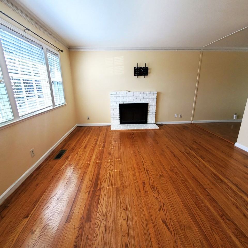 2206 Yukon St - Photo 3 of 17