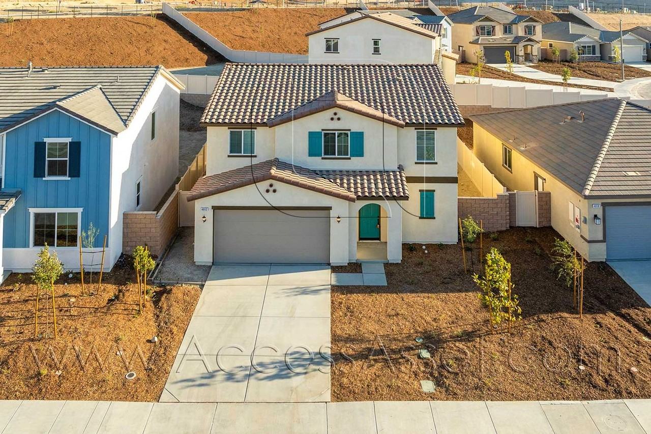 4812 Sicily Dr - Photo 2 of 30