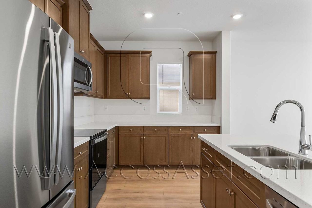 4812 Sicily Dr - Photo 7 of 30