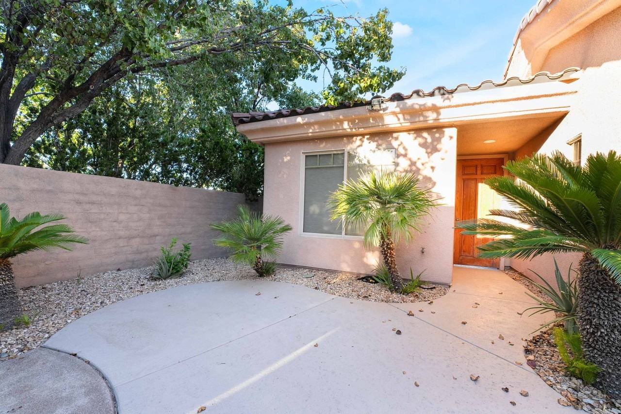 1 Emerald Dunes Circle - Photo 3 of 25