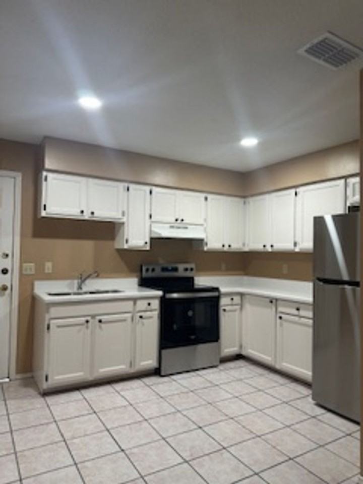 1410 State Ave - Photo 5 of 16