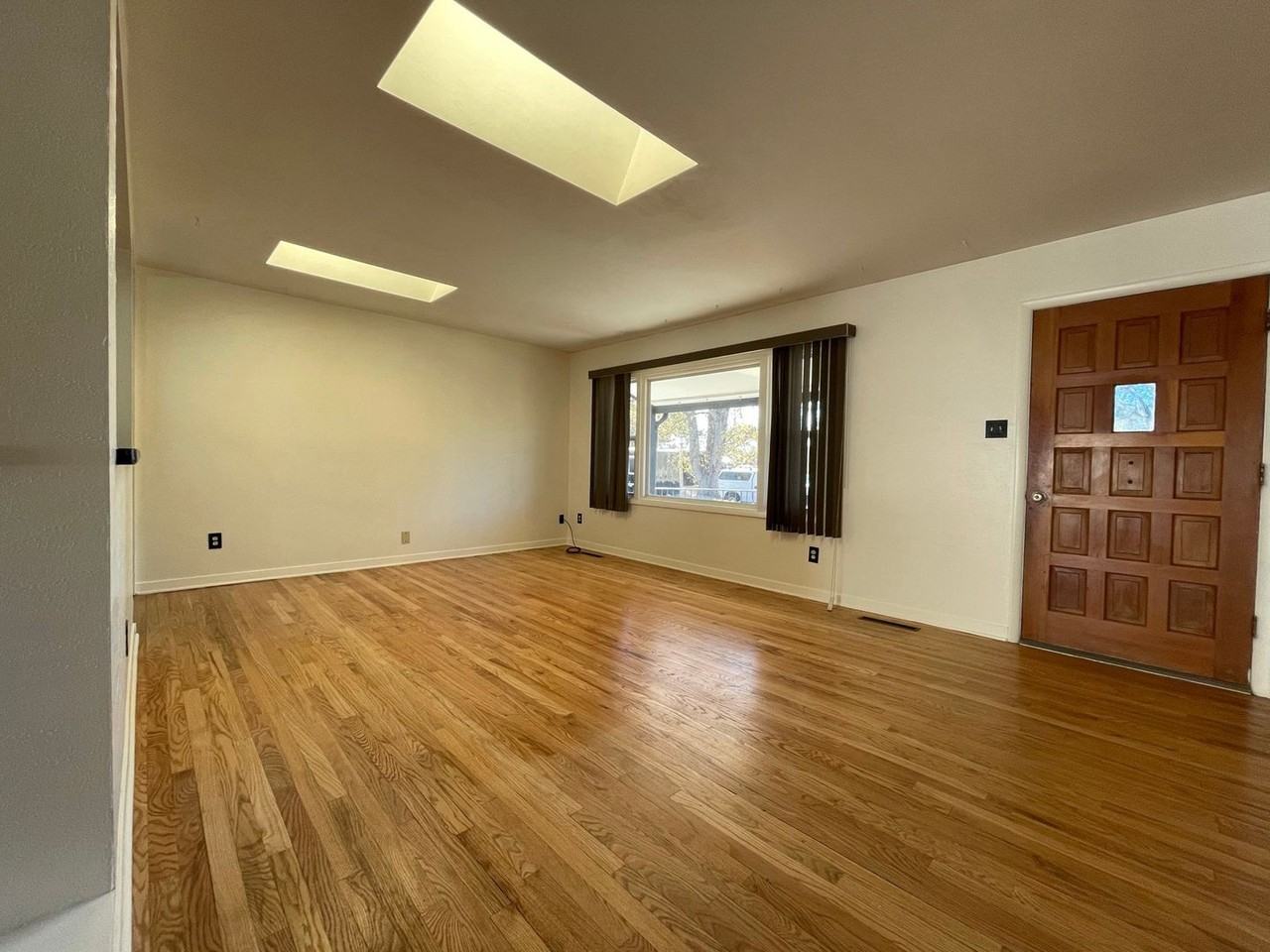 1848 Northview Dr - Photo 2 of 15