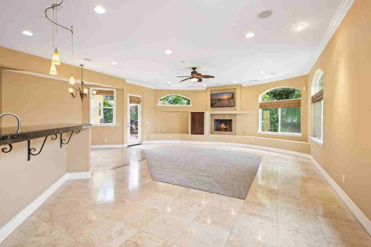 1524 Hunsaker St - Photo 4 of 36