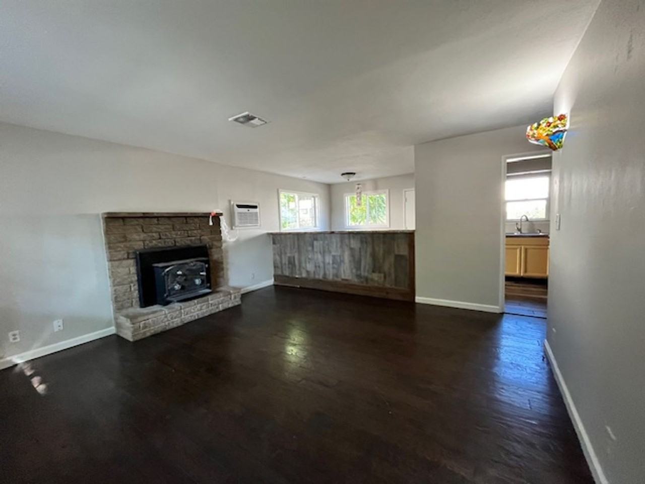 420 Corbett St - Photo 4 of 25