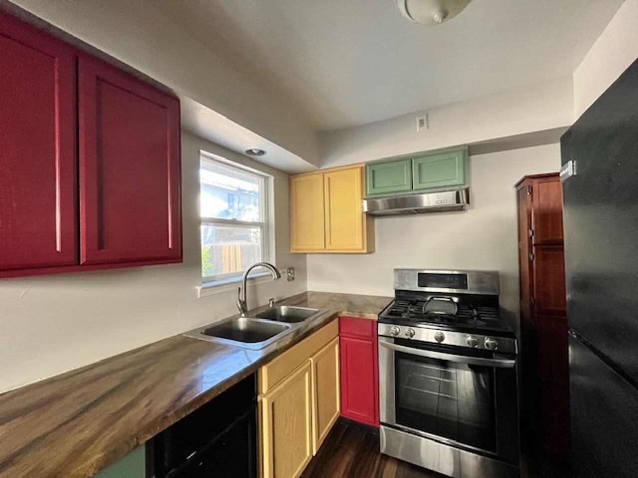 420 Corbett St - Photo 6 of 25