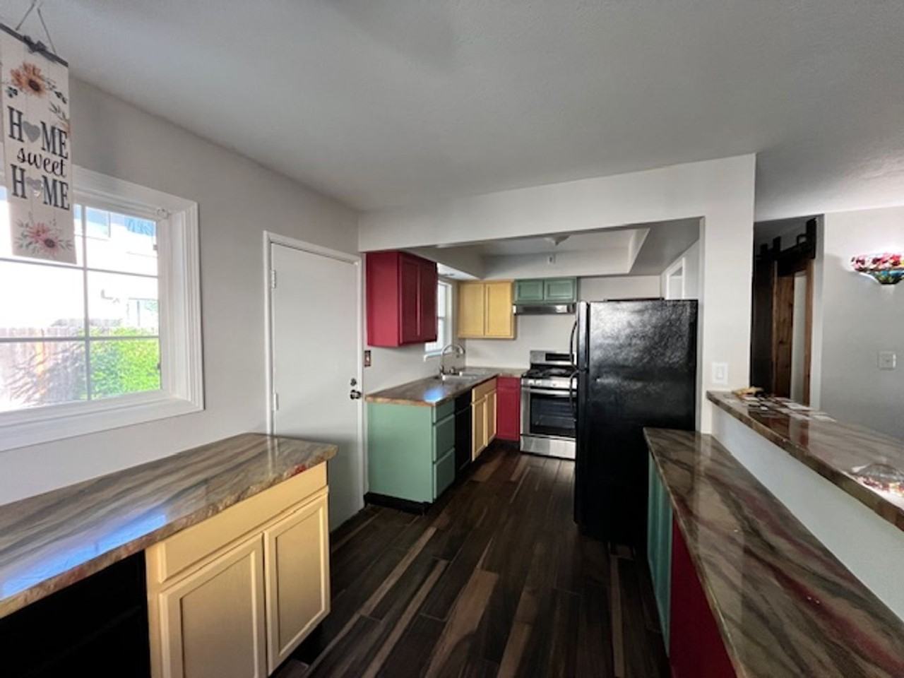 420 Corbett St - Photo 7 of 25