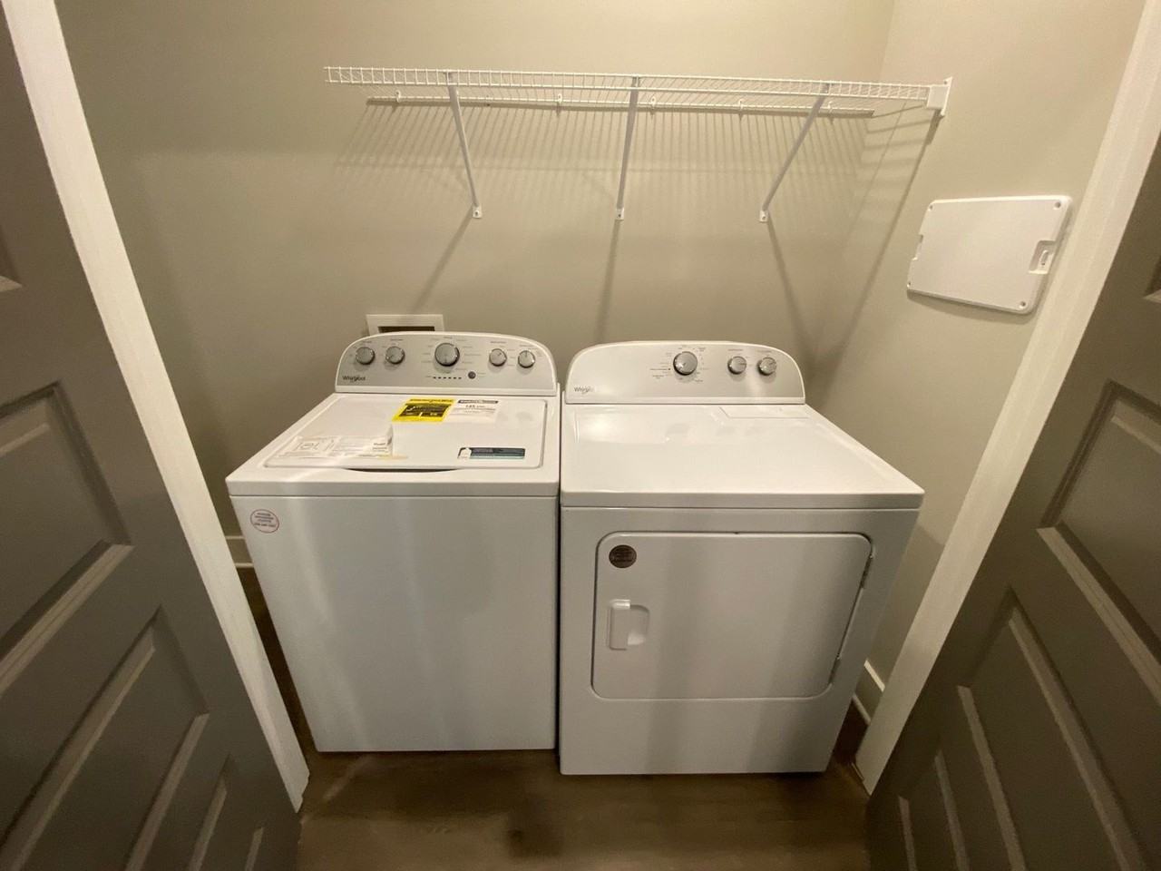 259 Bailey St - Photo 6 of 37