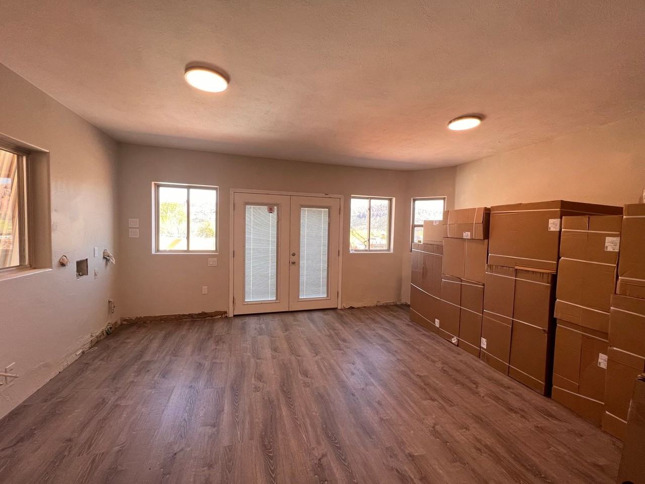 740 W Uzona Ave - Photo 2 of 22