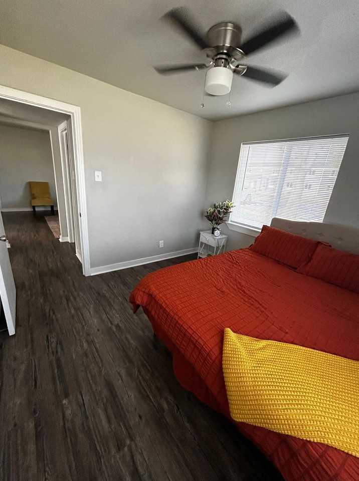 Elmwood Terrace Apartments - Photo 6 of 9
